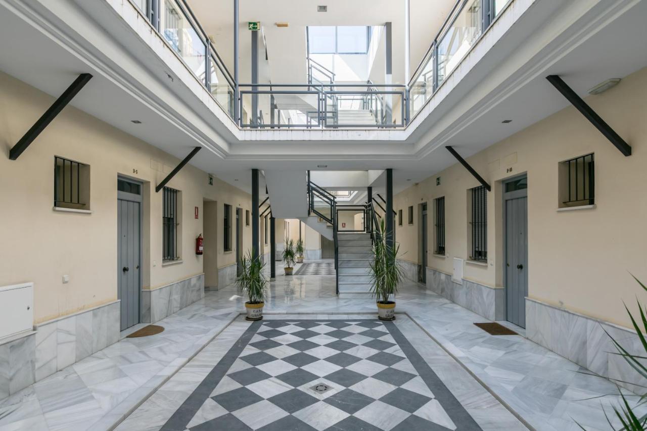 Apartamento Triana Deluxe Con Patio Privado Sewilla Zewnętrze zdjęcie