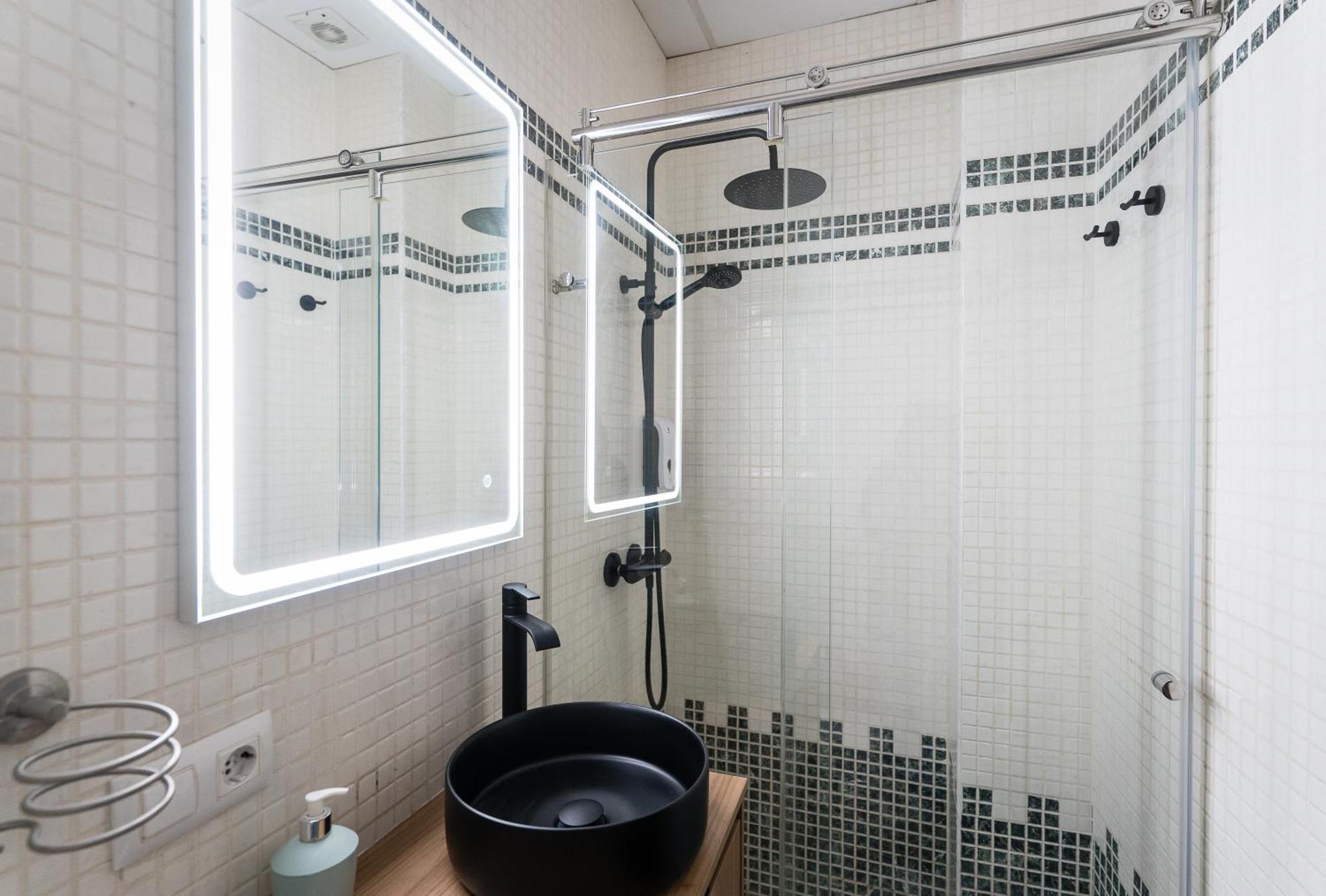 Apartamento Triana Deluxe Con Patio Privado Sewilla Zewnętrze zdjęcie