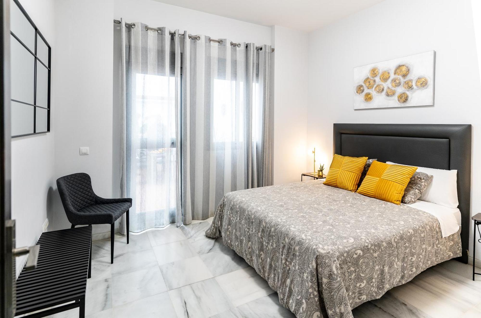 Apartamento Triana Deluxe Con Patio Privado Sewilla Zewnętrze zdjęcie